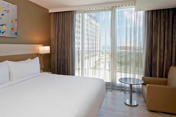 AC Hotel by Marriott Miami Beach image 11