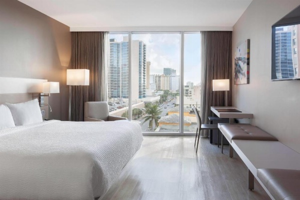 AC Hotel by Marriott Miami Beach image 8